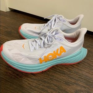 Womens Hoka Carbon X 2’s